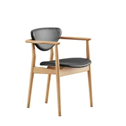 109 Armchair, valnød af Finn Juhl