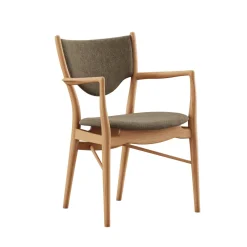 46 Armchair, valnød af Finn Juhl
