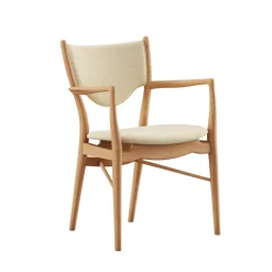 46 Armchair, valnød af Finn Juhl