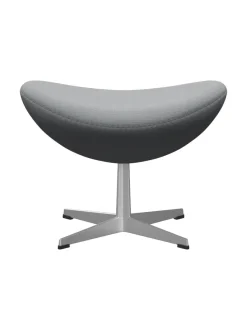 3127 Fodskammel til Ægget af Arne Jacobsen stofgr. 2