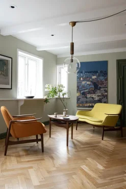 53 Lænestol, eg klar olie af Finn Juhl