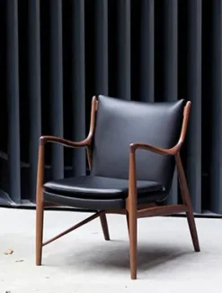 45 Lænestol, eg klar olie af Finn Juhl