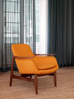 53 Lænestol, eg olie af Finn Juhl