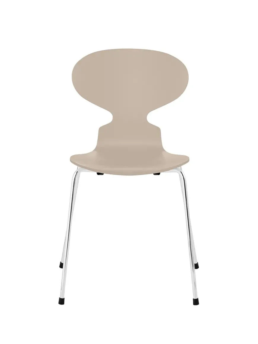 3101 Myren Stol lakeret af Arne Jacobsen