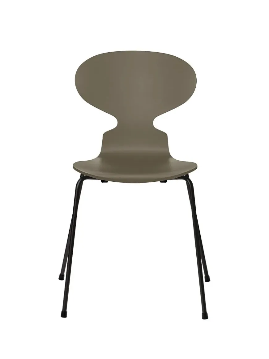 3101 Myren Stol lakeret af Arne Jacobsen