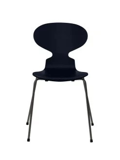 3101 Myren Stol lakeret af Arne Jacobsen