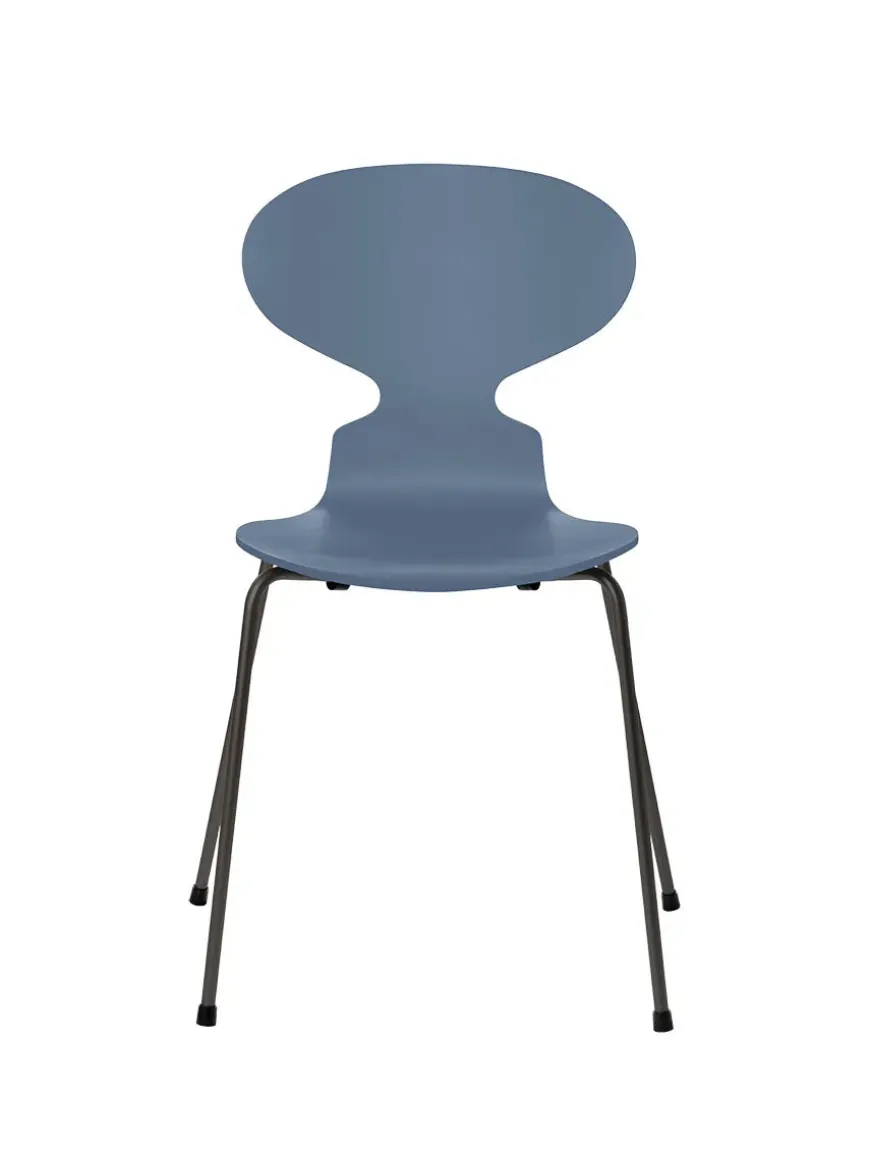 3101 Myren Stol lakeret af Arne Jacobsen