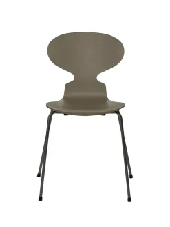 3101 Myren Stol lakeret af Arne Jacobsen
