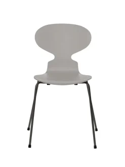 3101 Myren Stol lakeret af Arne Jacobsen