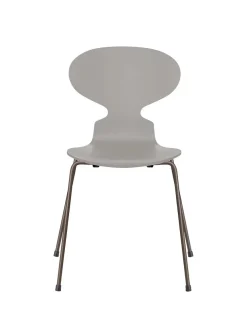 3101 Myren Stol lakeret af Arne Jacobsen