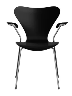 3207 Serie 7 Armstol af Arne Jacobsen