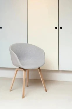 About a Chair AAC22 forsidepolstret, hvid skal fra Hay