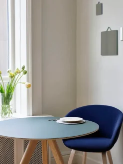 About a Chair AAC22 forsidepolstret, hvid skal fra Hay