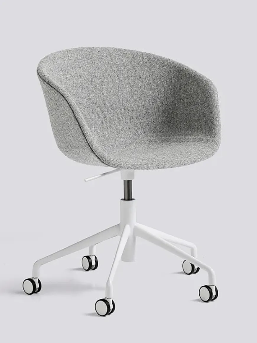 About a Chair AAC52 Forsidepolstret, sort skal fra Hay