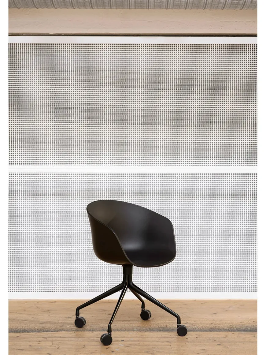 About a Chair AAC52 Forsidepolstret, sort skal fra Hay