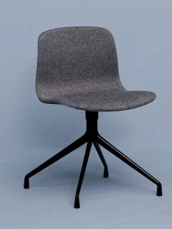 About a Chair AAC15 fra Hay