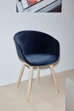 About a Chair AAC23 Soft fra Hay