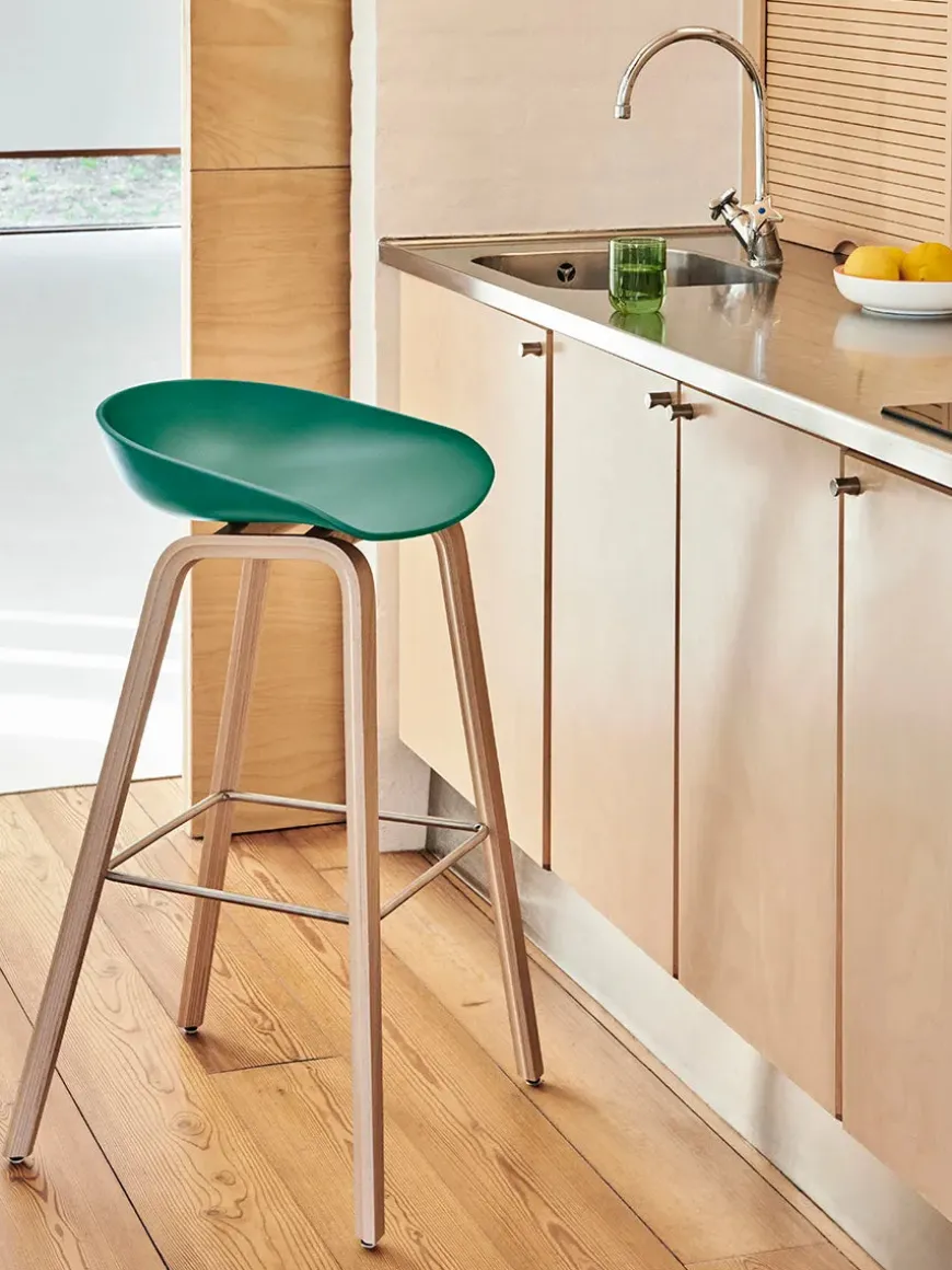 About a Stool AAS32 fra Hay