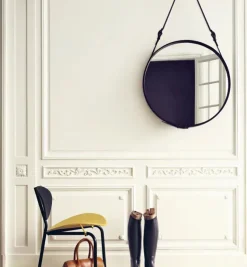 Adnet spejl fra GUBI