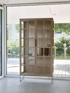 AK 2780 vitrineskab fra Naver Collection