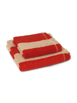 Alee Bath Towel, light camel/red fra Ferm Living