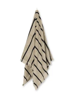 Alee Hand Towel, sand/black fra Ferm Living