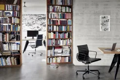 Aluminium Chair EA 119 kontorstol, sort læder fra Vitra