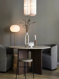 Androgyne Dining Table Ø120 dark stained oak, sand sten fra Audo Copenhagen