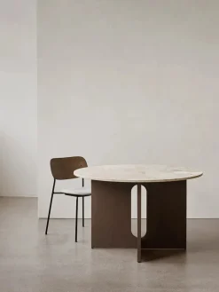 Androgyne Dining Table Ø120 natural oak fra Audo Copenhagen