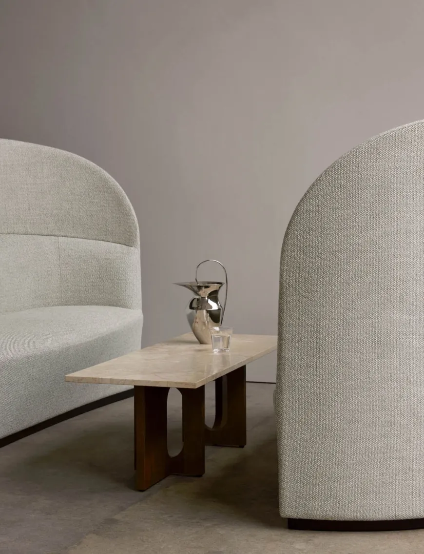 Androgyne Lounge Table, Calacatta Viola / Wood fra Audo Copenhagen