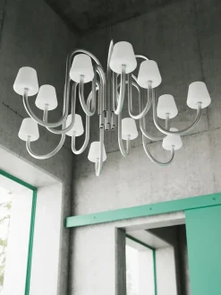 Apollo Chandelier 745, hvid opalglas fra Hay