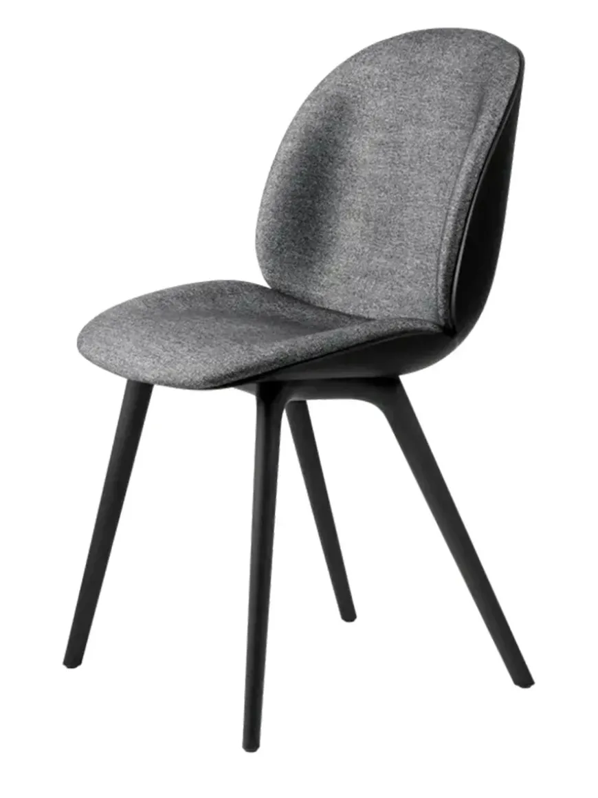 Beetle Chair, forsidepolstret, sort skal fra GUBI