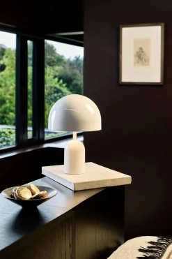 Bell Portable Bordlampe, indigo fra Tom Dixon