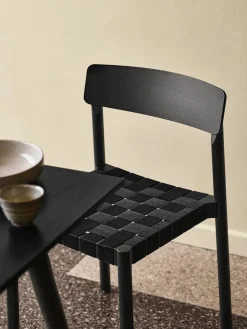 Betty TK1 spisebordsstol fra &Tradition