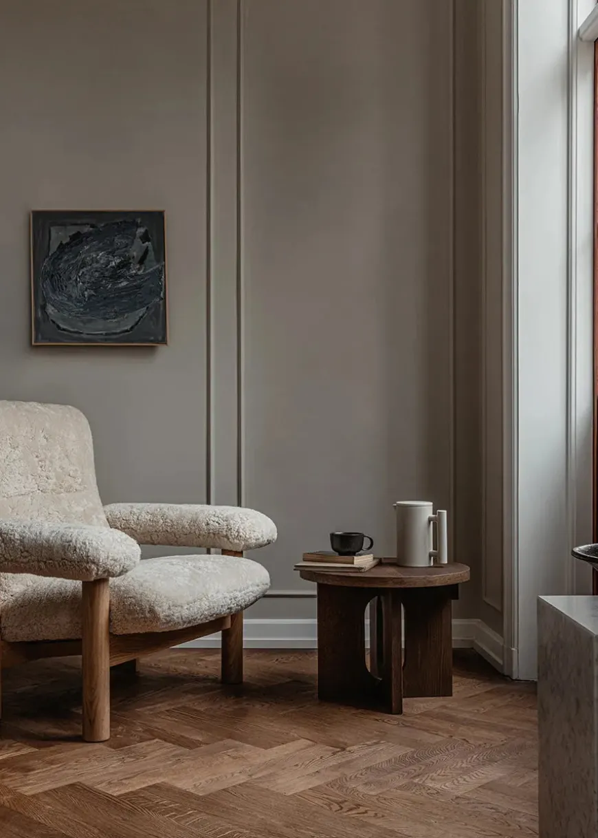 Brasilia Lounge Chair, Natural Oak Sheepskin Nature fra Audo Copenhagen