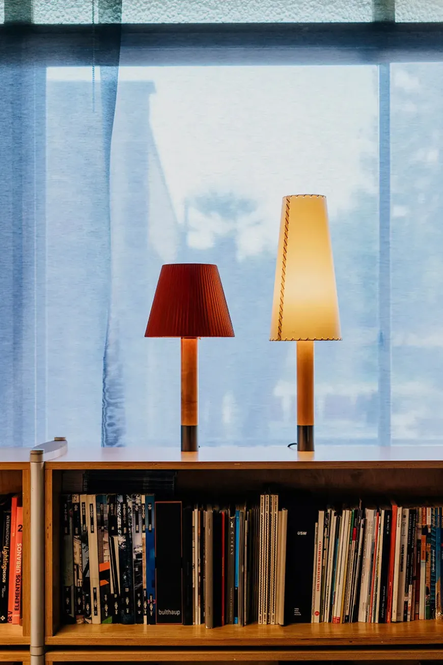 Básica M1 Bordlampe fra Santa and Cole