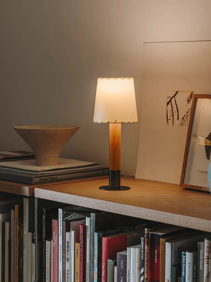 Básica M1 Bordlampe fra Santa and Cole