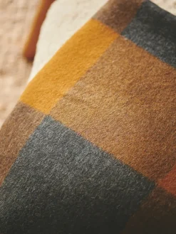 Caracas Plaid, black fra Silkeborg Uldspinderi