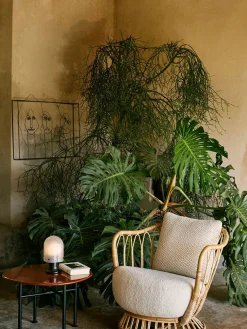 Carmel Coffee Table, rock red i 60 x 60 cm fra Gubi