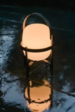 Cestita Alubat Bordlampe fra Santa and Cole