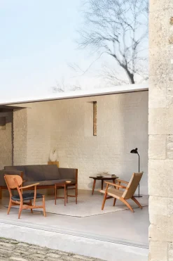 CH25 Loungestol, eg hvidolie af Hans J. Wegner