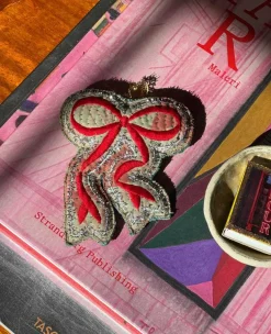 Christmas Kantha Bow Juleornament - Sløjfe fra Sissel Edelbo