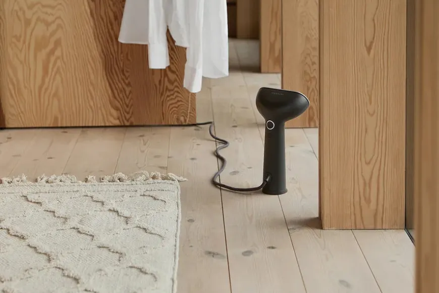 Cirrus No.3 Iron Steamer, Charcoal fra Steamery Stockholm