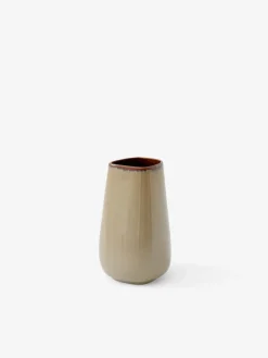 Collect Ceramic Vases fra &Tradition