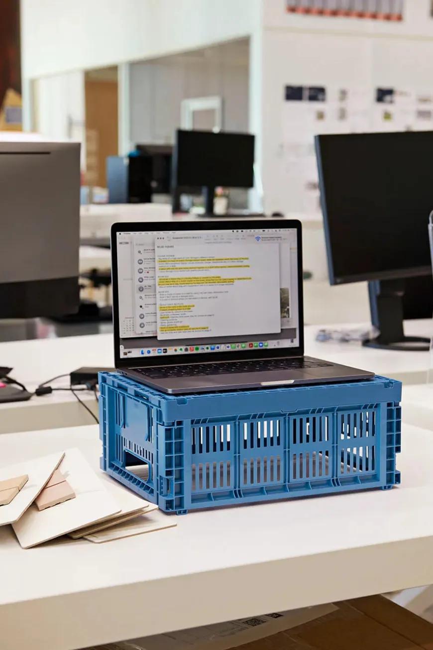 Colour Crate Medium, Dusty blue fra Hay