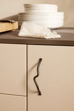 Curvature handle fra Ferm Living