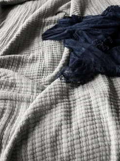 Daze sengetæppe fra Ferm Living