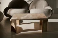 Doric Coffee Table 80 x 80 cm, Neutral White Travertine fra GUBI