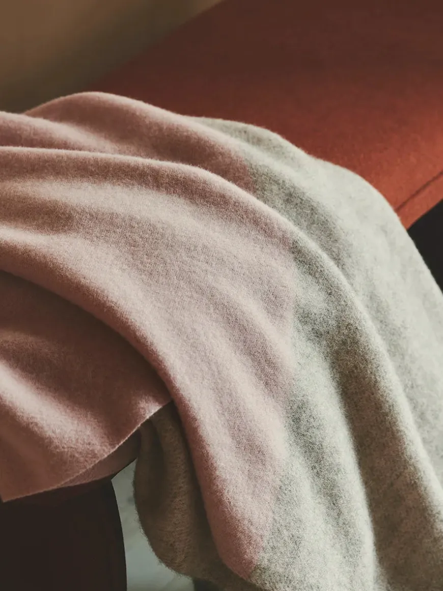 Drejø Plaid, camel fra Silkeborg Uldspinderi