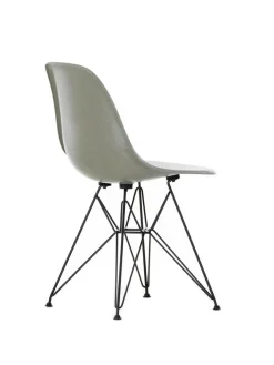 Eames Fiberglass Chair DSR, sortlakeret fra Vitra